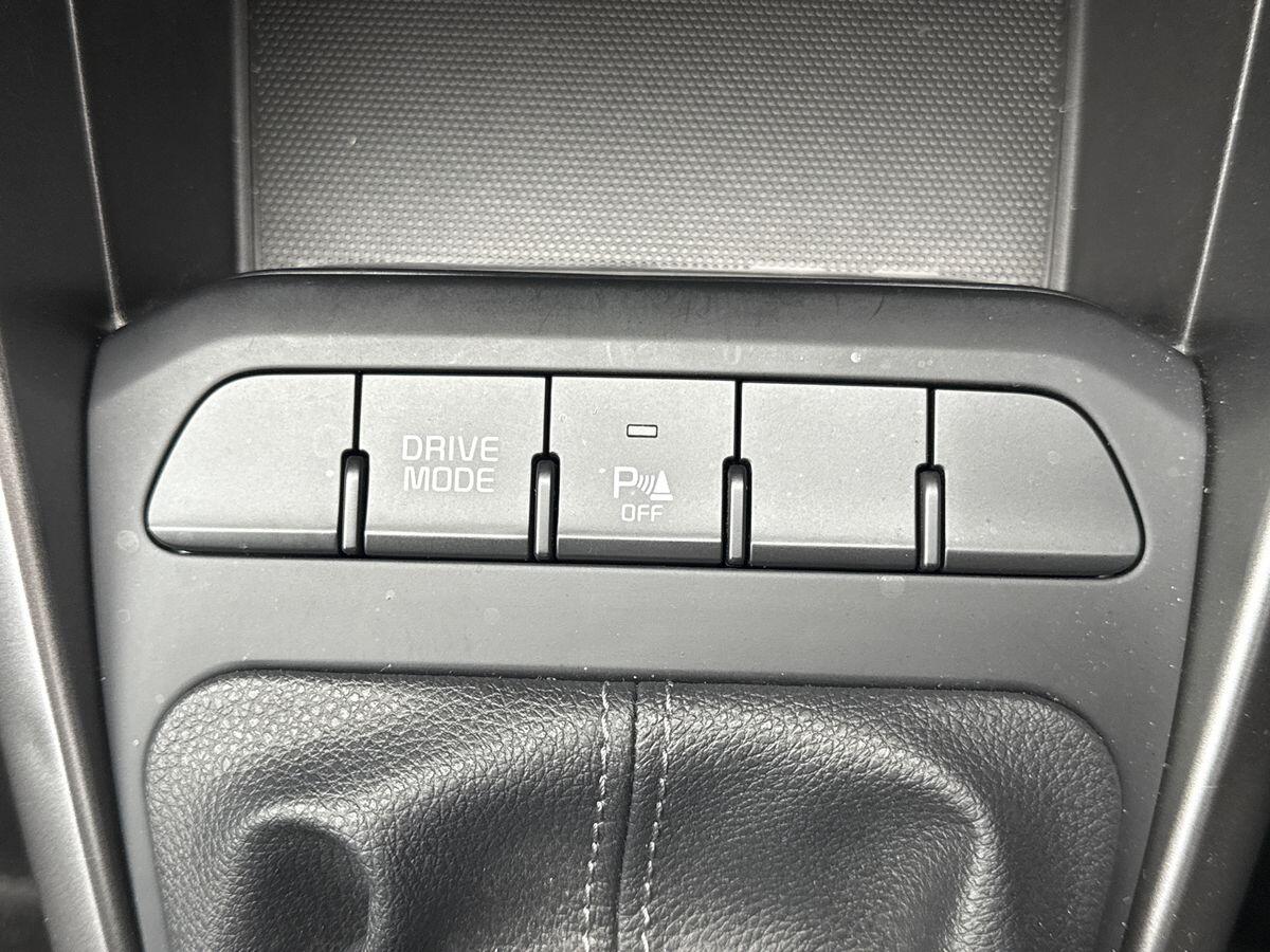 Used Kia Stonic 2023 for sale - 76121632: Photo 35