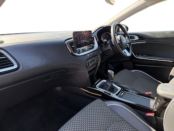 Used Kia Ceed 2023 for sale - 79192035: Photo