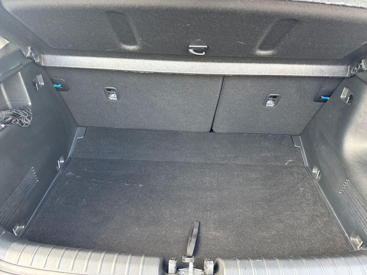 Used Kia Stonic 2024 for sale - 76633662: Photo 11