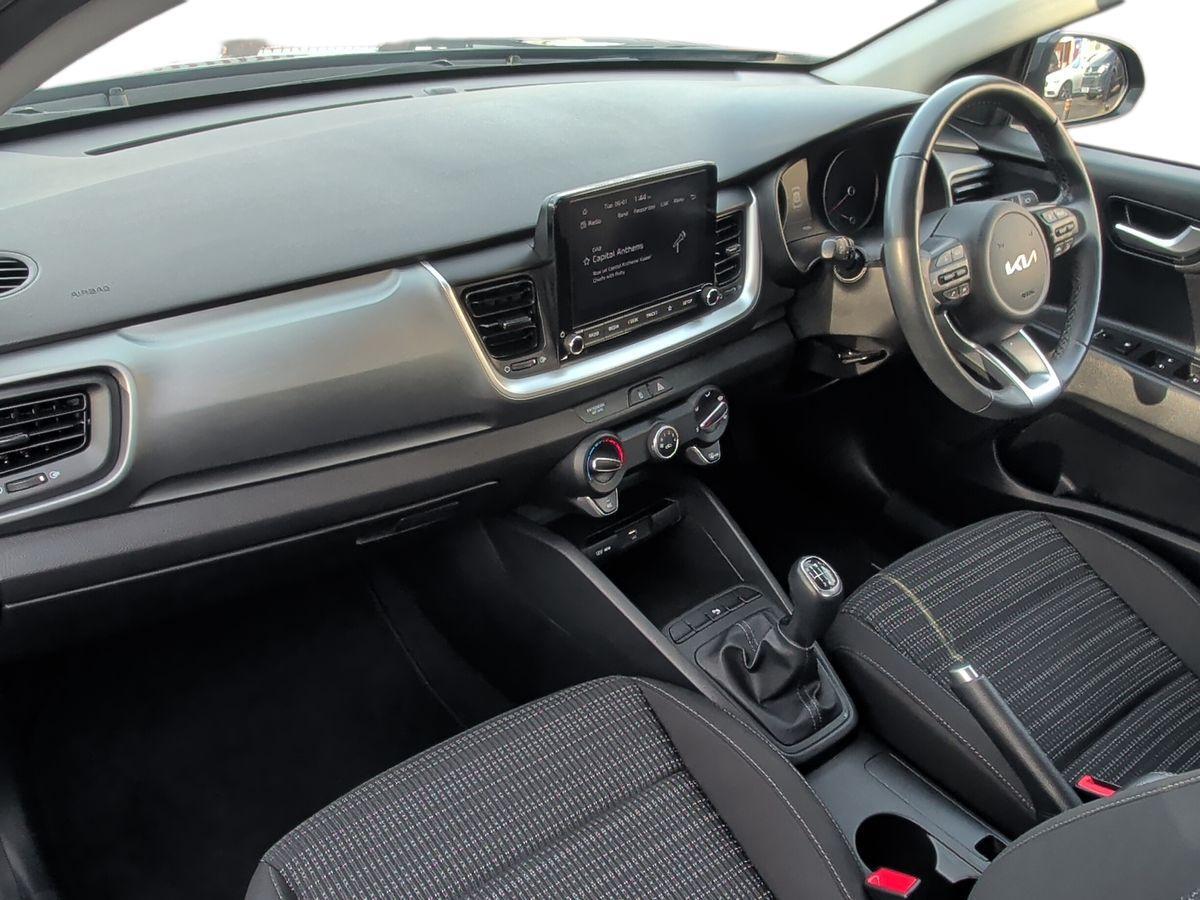 Used Kia Stonic 2023 for sale - 76964579: Photo 2