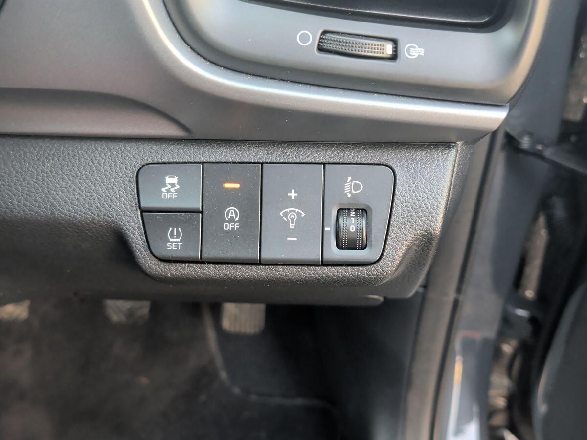 Used Kia Stonic 2023 for sale - 76964579: Photo 28