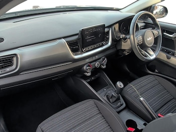 Used Kia Stonic 2023 for sale - 76964579: Photo