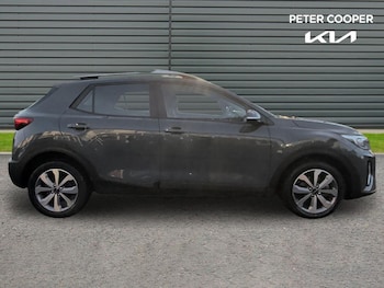 Used Kia Stonic 2023 for sale - 76964579: Photo