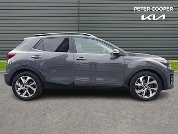 Used Kia Stonic 2021 for sale - 76238538: Photo