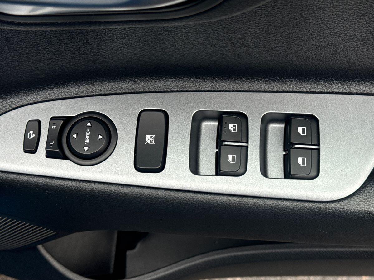 Used Kia Stonic 2025 for sale - 76012131: Photo 29