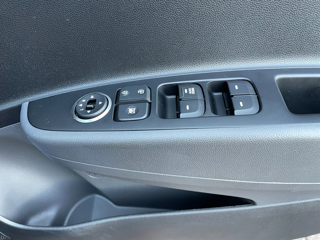 Used Hyundai i10 2018 for sale - 77718312: Photo 10