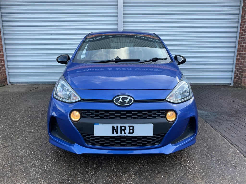 Used Hyundai i10 2018 for sale - 77718312: Photo 2