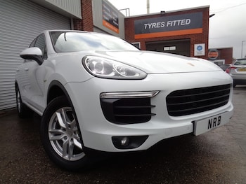 Used Porsche Cayenne 2015 for sale - 75570510: Photo