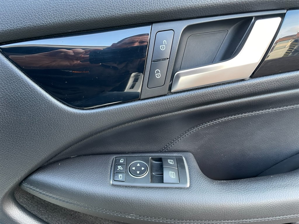 Used Mercedes-Benz C Class 2014 for sale - 77988833: Photo 10