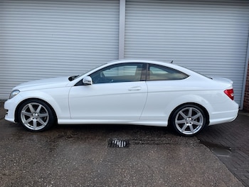Used Mercedes-Benz C Class 2014 for sale - 77988833: Photo