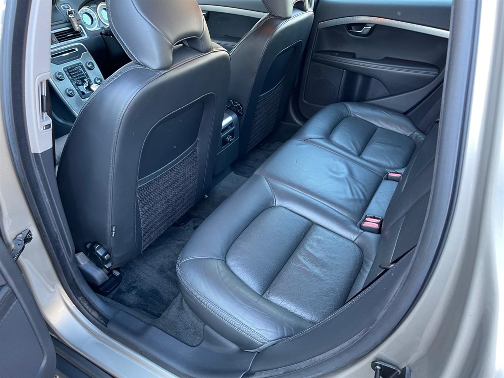 Used Volvo XC70 2013 for sale - 76079518: Photo 11