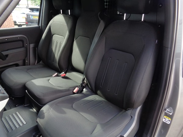 Used Land Rover Defender 2021 for sale - 75572369: Photo 15