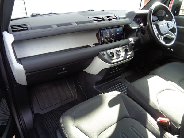 Used Land Rover Defender 2021 for sale - 75572369: Photo 16