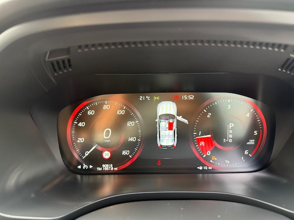Used Volvo XC60 2018 for sale - 75645677: Photo 10