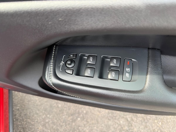 Used Volvo XC60 2018 for sale - 75645677: Photo 17
