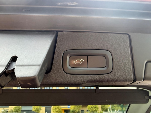 Used Volvo XC60 2018 for sale - 75645677: Photo 6