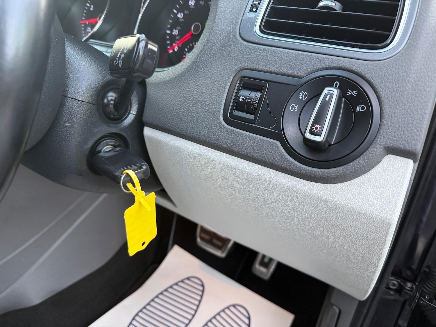 Used Volkswagen Polo 2015 for sale - 76992318: Photo 10