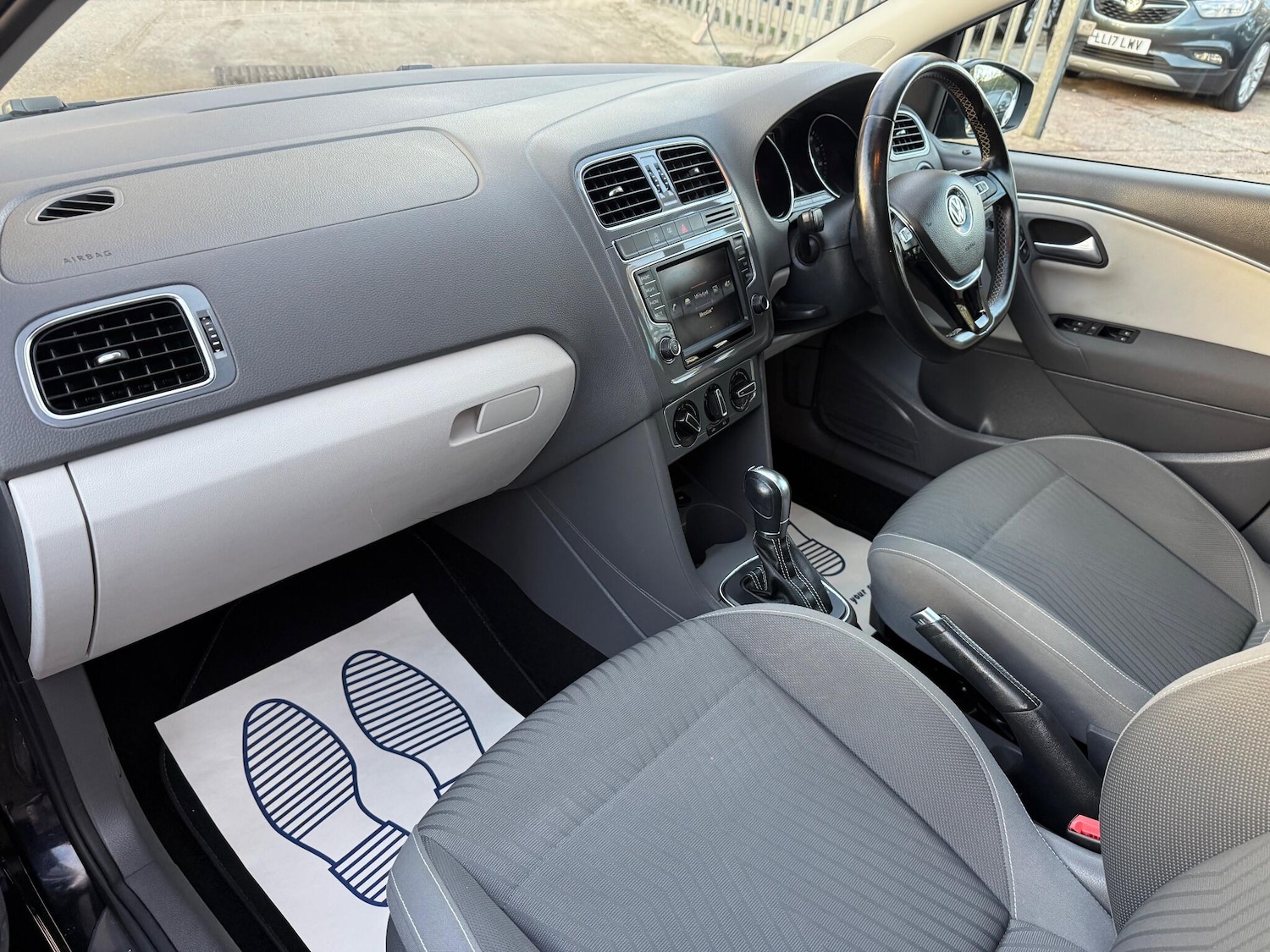 Used Volkswagen Polo 2015 for sale - 76992318: Photo 16