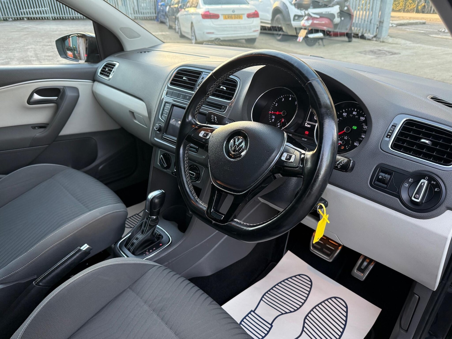 Used Volkswagen Polo 2015 for sale - 76992318: Photo 8