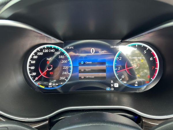Used Mercedes-Benz V-Class 2015 for sale - 72657887: Photo 12