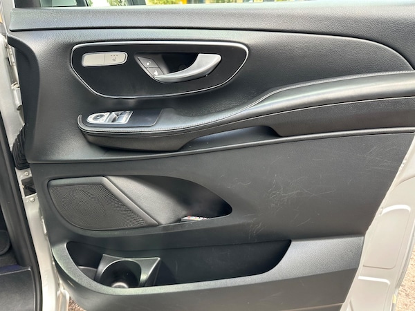 Used Mercedes-Benz V-Class 2015 for sale - 72657887: Photo 22