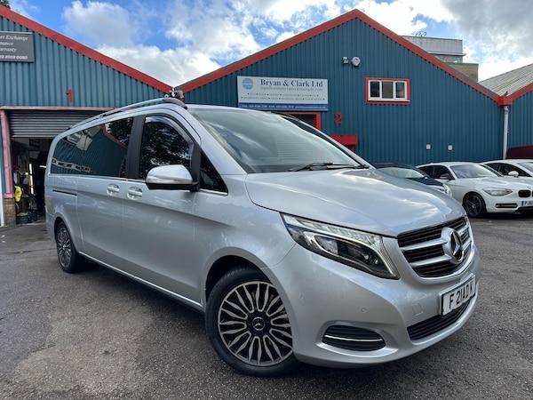Used Mercedes-Benz V-Class 2015 for sale - 72657887: Photo 3