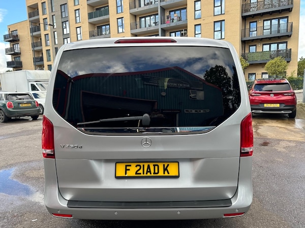 Used Mercedes-Benz V-Class 2015 for sale - 72657887: Photo 4