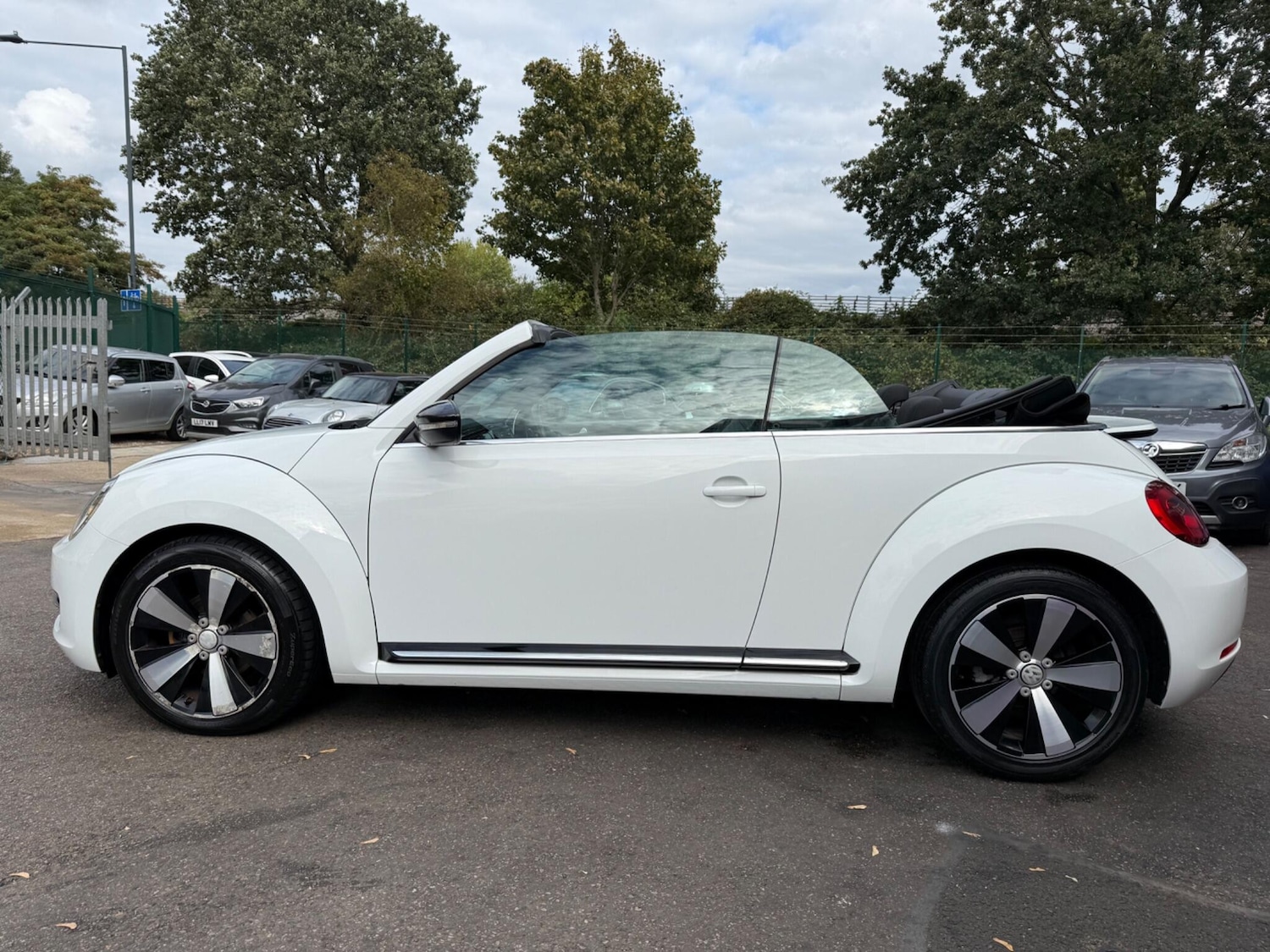 Used Volkswagen Beetle 2015 for sale - 76095004: Photo 23