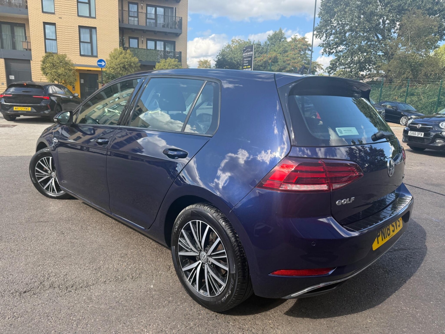 Used Volkswagen Golf 2018 for sale - 76537900: Photo 21