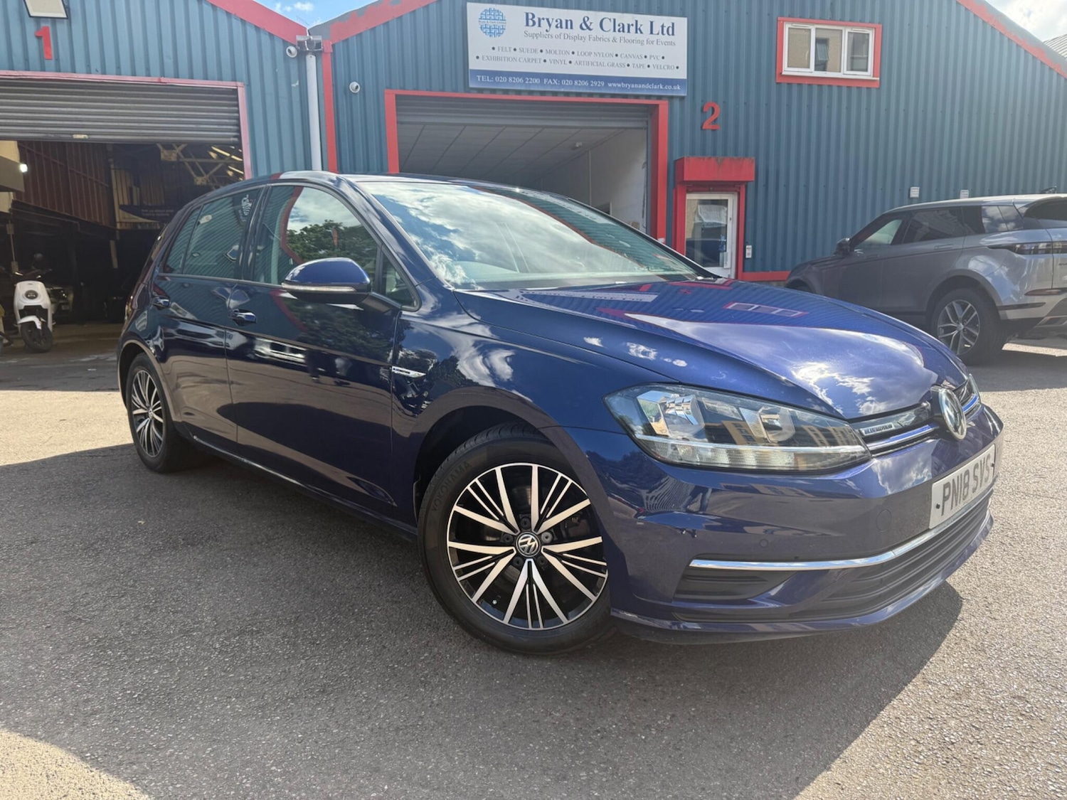 Used Volkswagen Golf 2018 for sale - 76537900: Photo 3