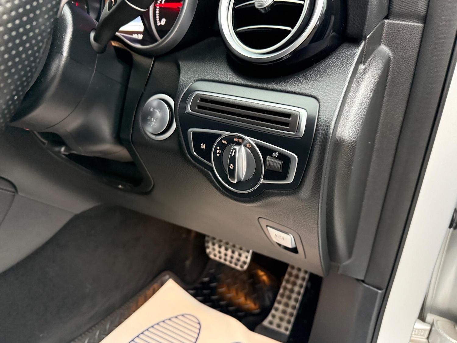 Used Mercedes-Benz GLC 2017 for sale - 76780997: Photo 11