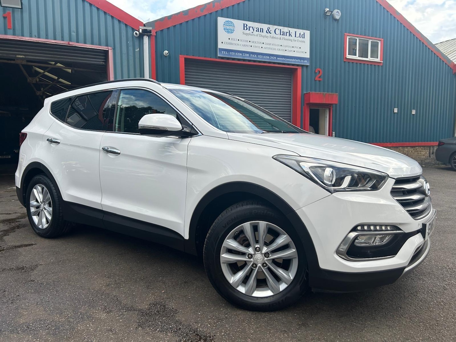 Used Hyundai Santa Fe 2016 for sale - 75695987: Photo 3