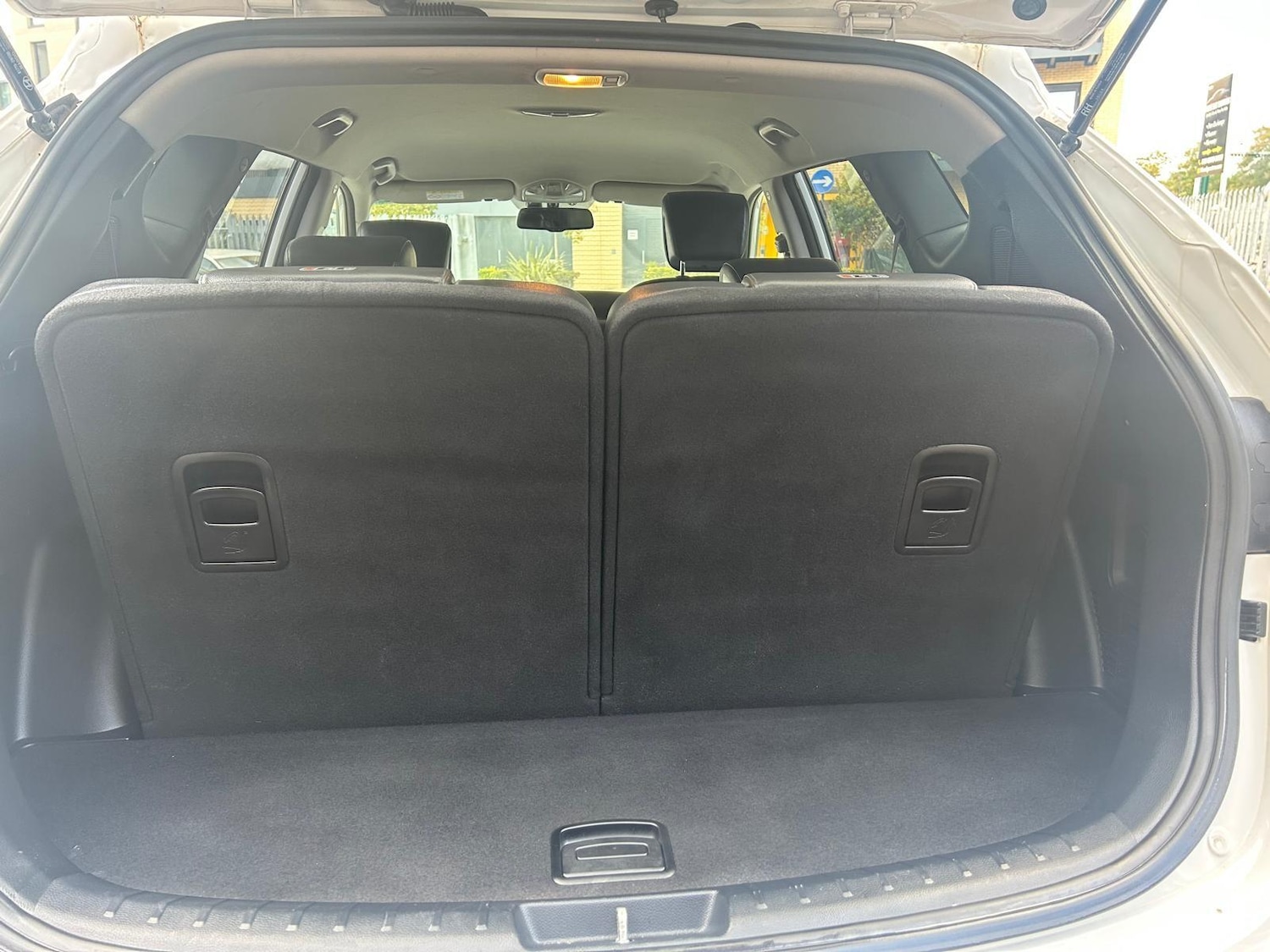 Used Hyundai Santa Fe 2016 for sale - 75695987: Photo 5