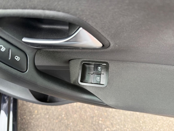Used Volkswagen Polo 2010 for sale - 76188509: Photo 17