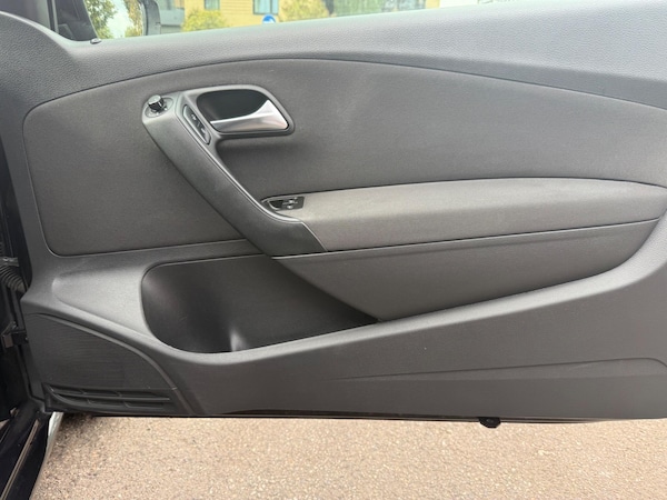 Used Volkswagen Polo 2010 for sale - 76188509: Photo 18