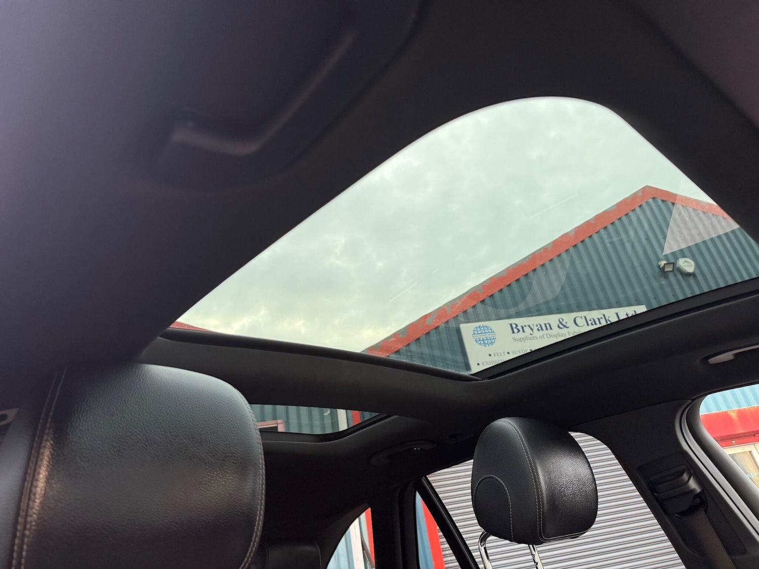 Used Mercedes-Benz GLC 2018 for sale - 76994853: Photo 16