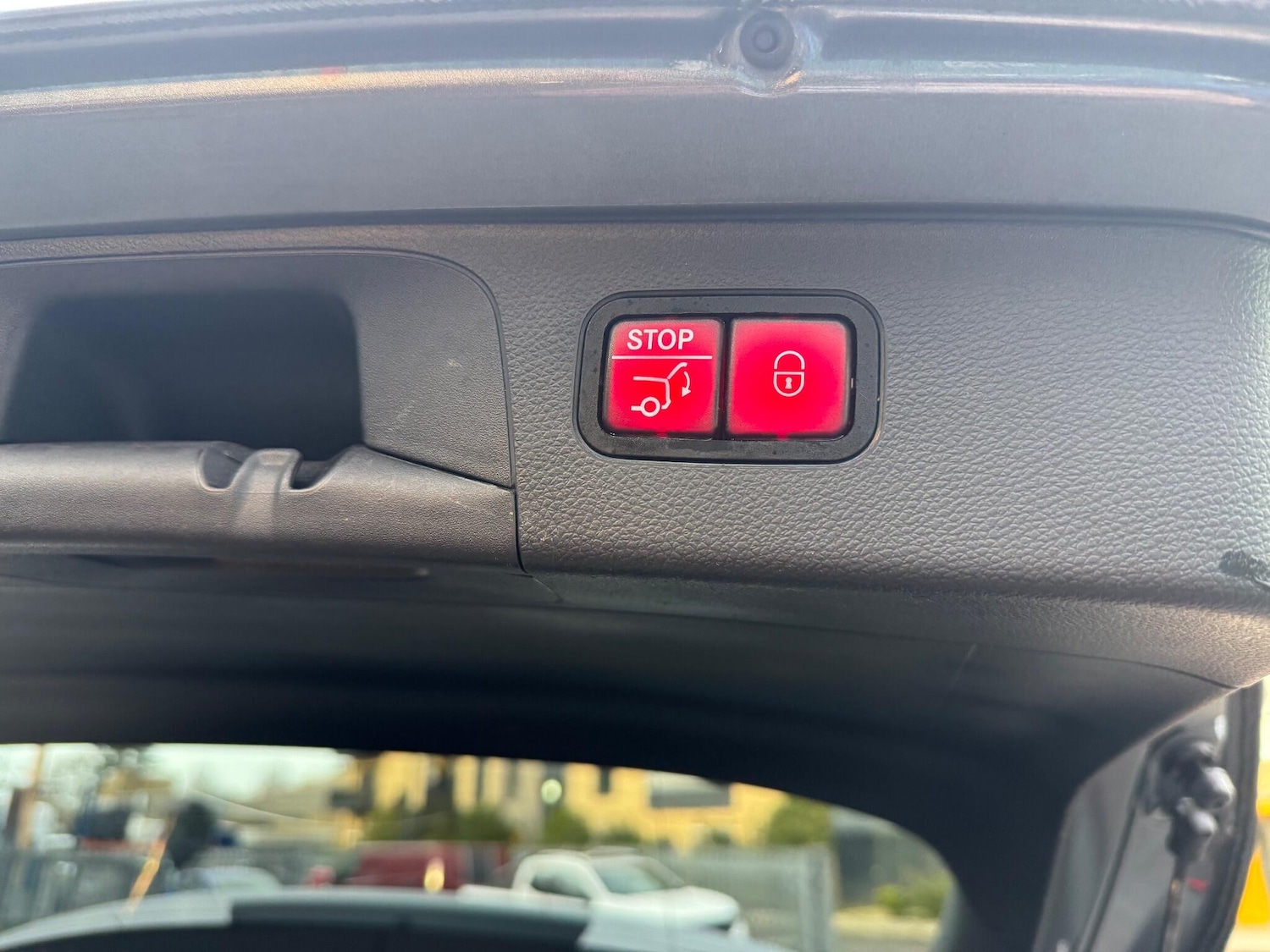 Used Mercedes-Benz GLC 2018 for sale - 76994853: Photo 6