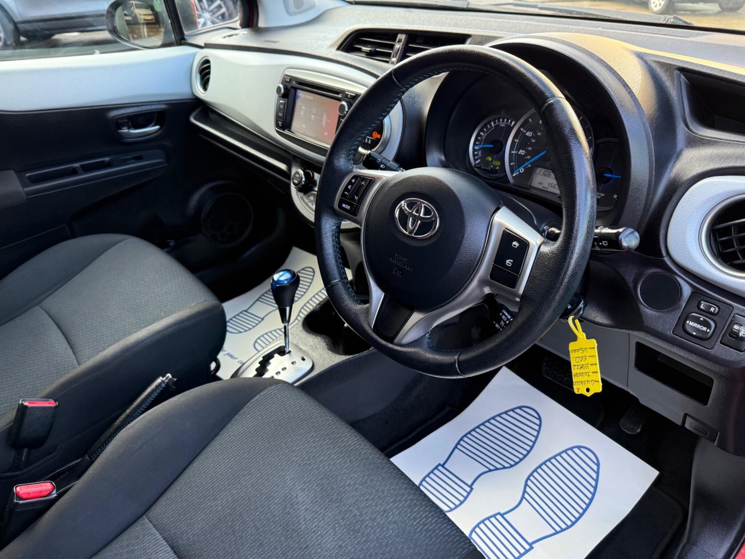 Used Toyota Yaris 2014 for sale - 77468544: Photo 8