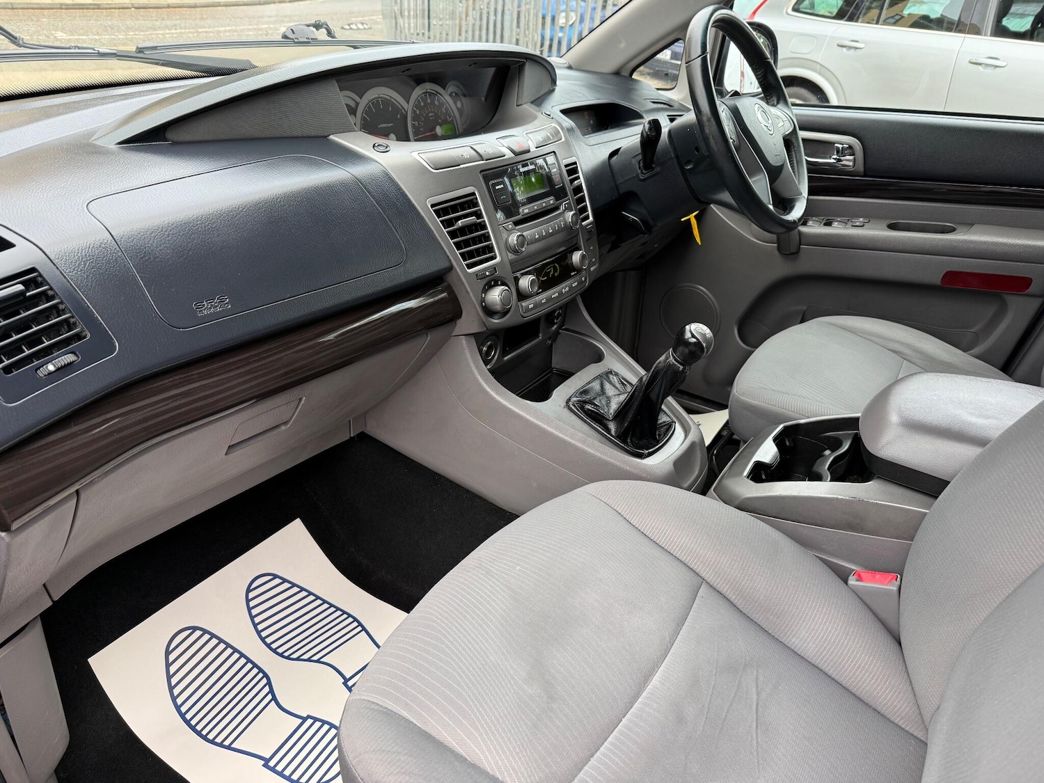 Used Ssangyong Turismo 2015 for sale - 76989852: Photo 16