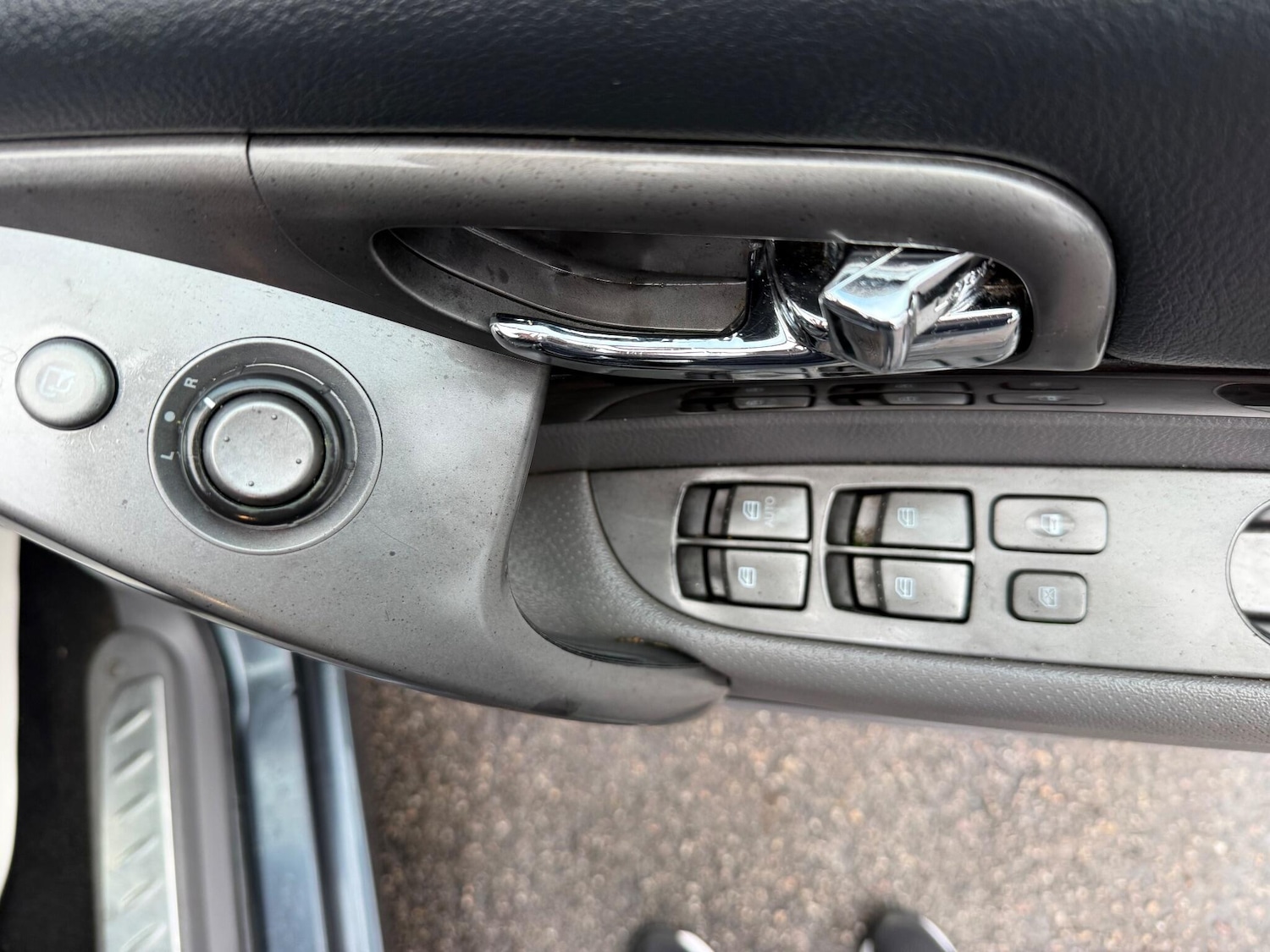 Used Ssangyong Turismo 2015 for sale - 76989852: Photo 17