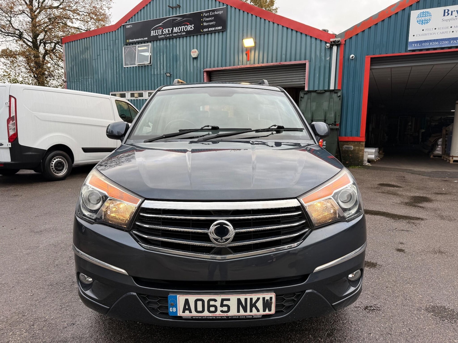 Used Ssangyong Turismo 2015 for sale - 76989852: Photo 2