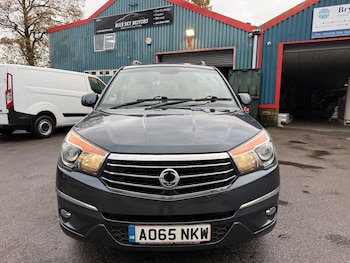 Used Ssangyong Turismo 2015 for sale - 76989852: Photo