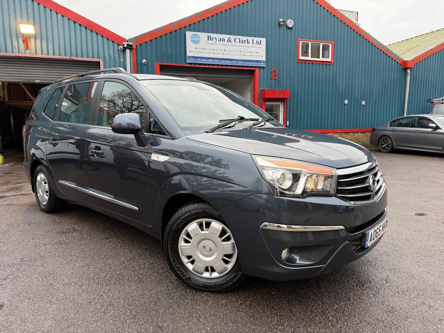 Used Ssangyong Turismo 2015 for sale - 76989852: Photo 3