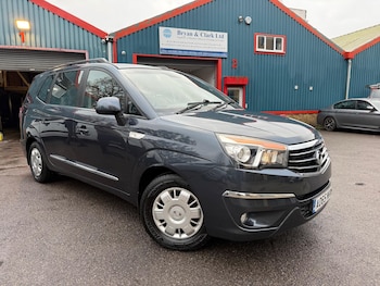 Used Ssangyong Turismo 2015 for sale - 76989852: Photo