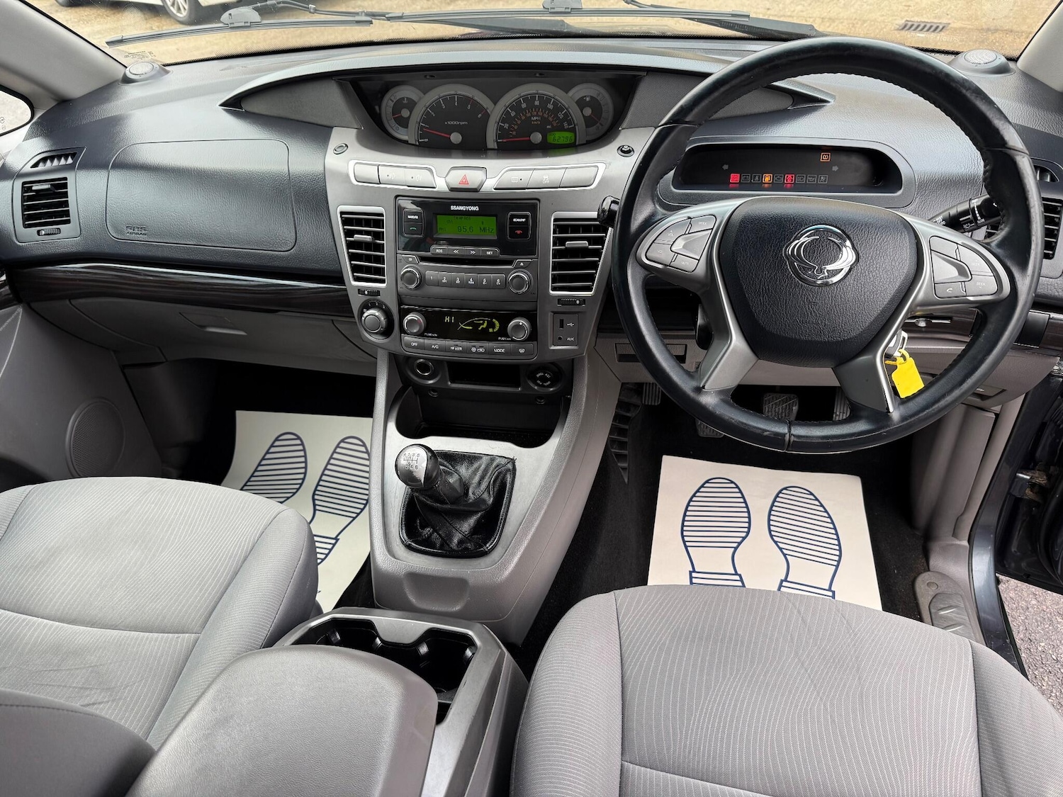 Used Ssangyong Turismo 2015 for sale - 76989852: Photo 7