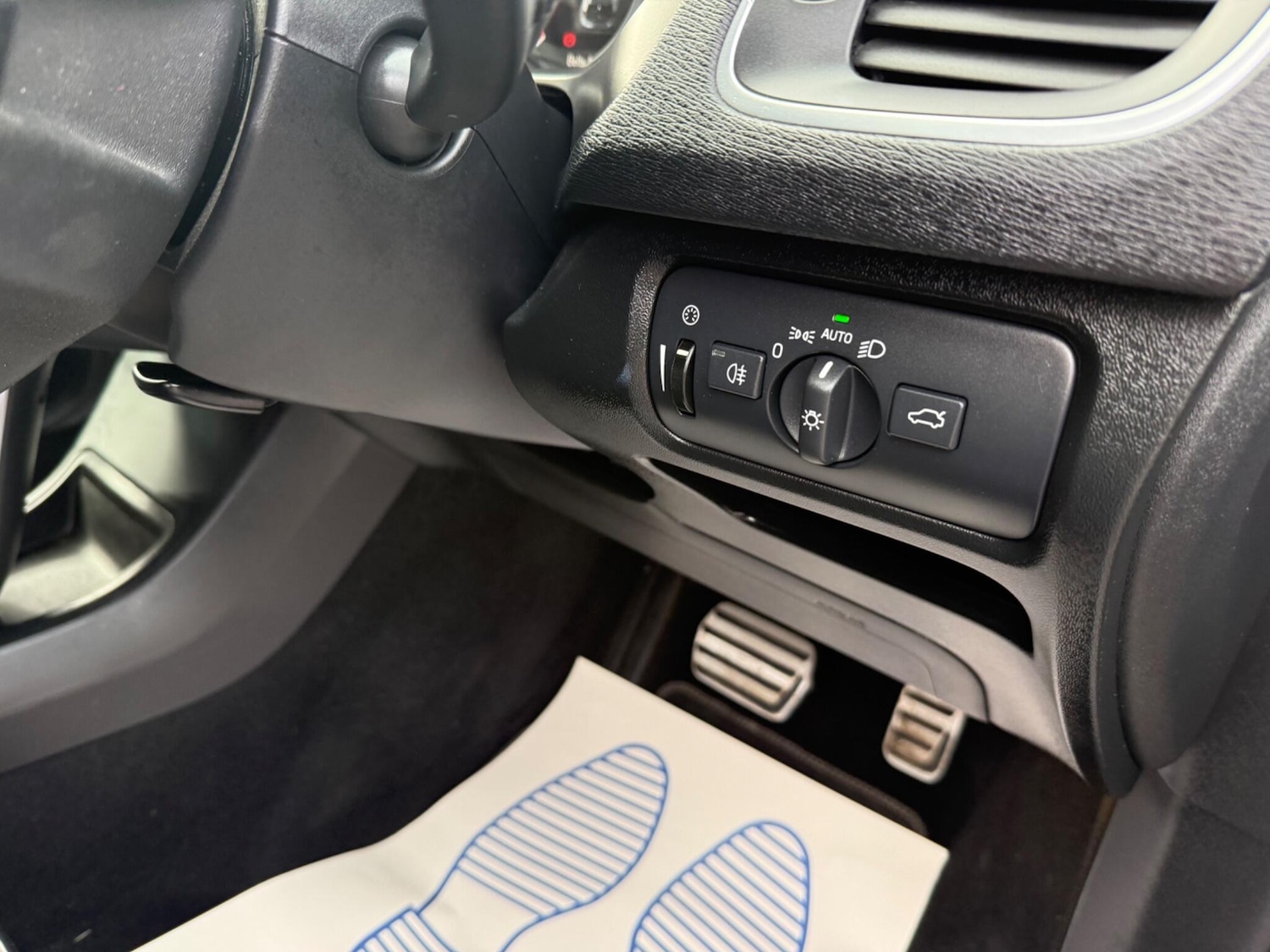 Used Volvo V40 2016 for sale - 77538152: Photo 11