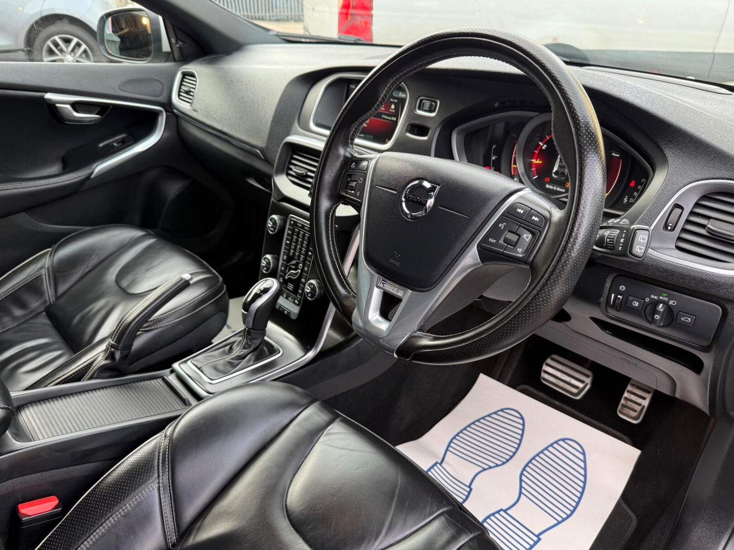 Used Volvo V40 2016 for sale - 77538152: Photo 8