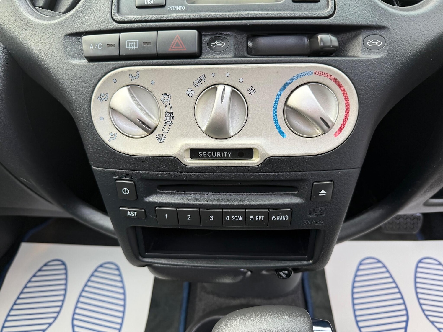 Used Toyota Yaris 2003 for sale - 76457534: Photo 10