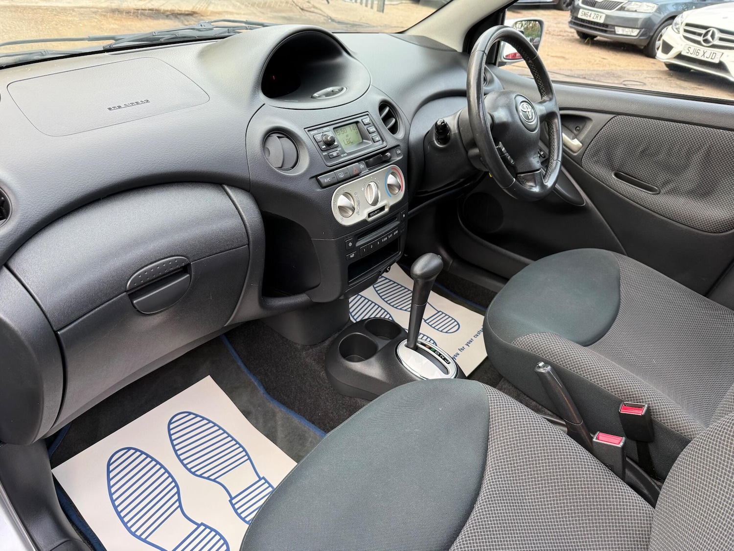 Used Toyota Yaris 2003 for sale - 76457534: Photo 14