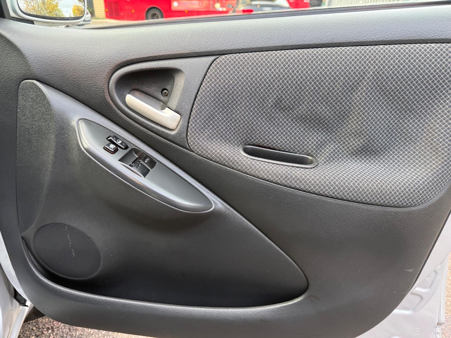 Used Toyota Yaris 2003 for sale - 76457534: Photo 16